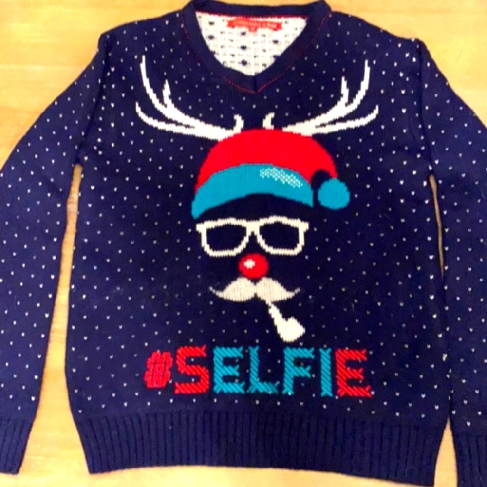 Christmas Designs by Chibi sweater Size XL #selfie